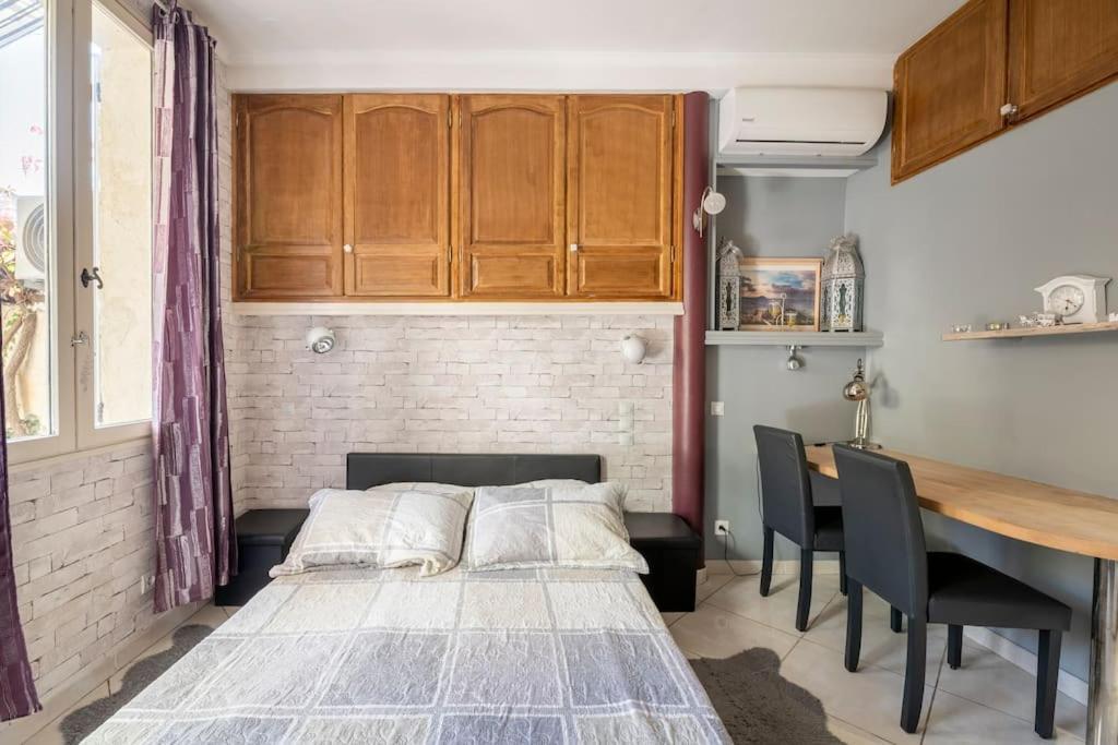 Studio Ideal Pour Deux Voyageurs Sur Marseille Marselha Exterior foto