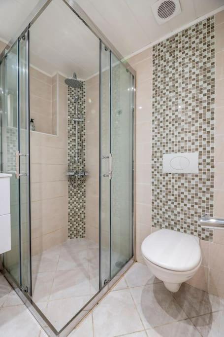 Studio Ideal Pour Deux Voyageurs Sur Marseille Marselha Exterior foto
