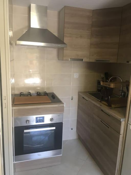Studio Ideal Pour Deux Voyageurs Sur Marseille Marselha Exterior foto