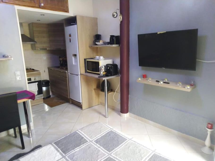 Studio Ideal Pour Deux Voyageurs Sur Marseille Marselha Exterior foto