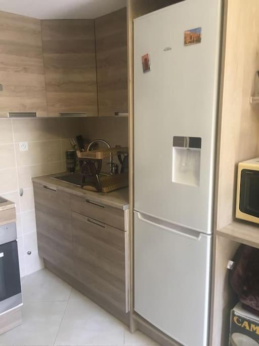 Studio Ideal Pour Deux Voyageurs Sur Marseille Marselha Exterior foto