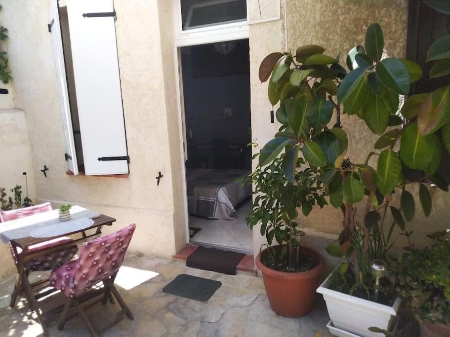 Studio Ideal Pour Deux Voyageurs Sur Marseille Marselha Exterior foto